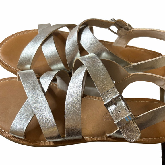 TOMS Sicily Strap Up Silver Nubuck Leather Sandals | NWOT | Sz 6.5 - Picture 3 of 7